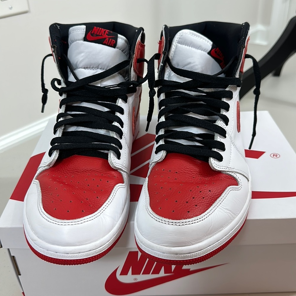 Nike Air Jordan 1 Retro High OG Heritage shoes worn twice size 14 comes with box